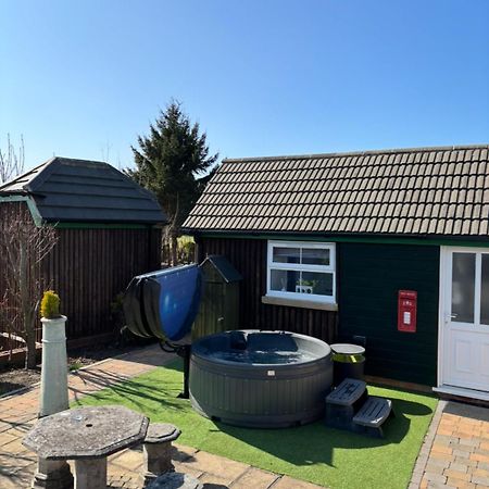 Lincoln Holiday Retreat Little House With Private Hot Tub מראה חיצוני תמונה